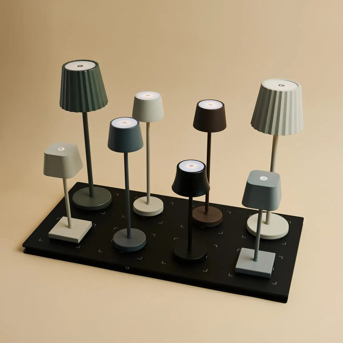 Combi Set Professional – 8 x Wouter Koala Brown Rechargeable Table Lamps & 1 x Central Station Wireless Charging Station with Qi-Technology –