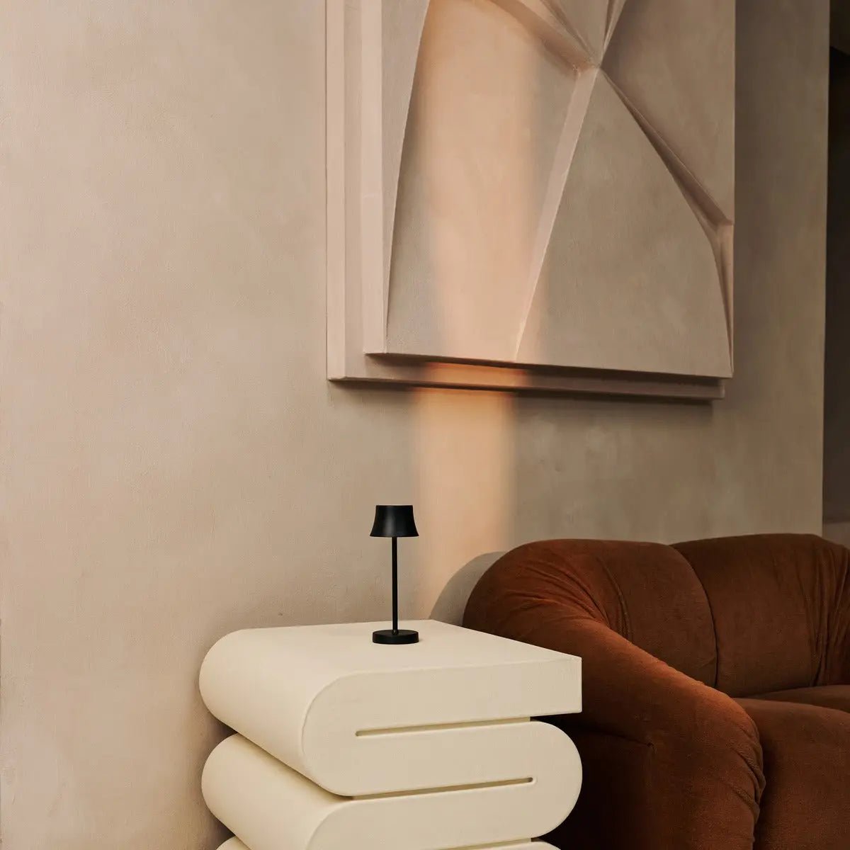 De Pijp Mini Midnight Black Rechargeable Table Lamp – Wireless Charging, Dimmable Lamp & 3 Light Colors