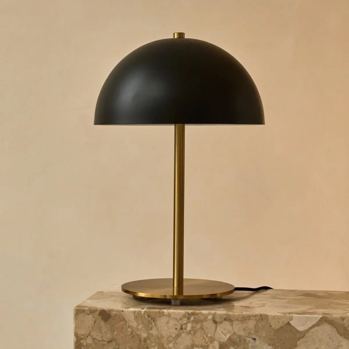 Lola Gold & Black Table Lamp – Elegant Metal Design with On/Off Switch