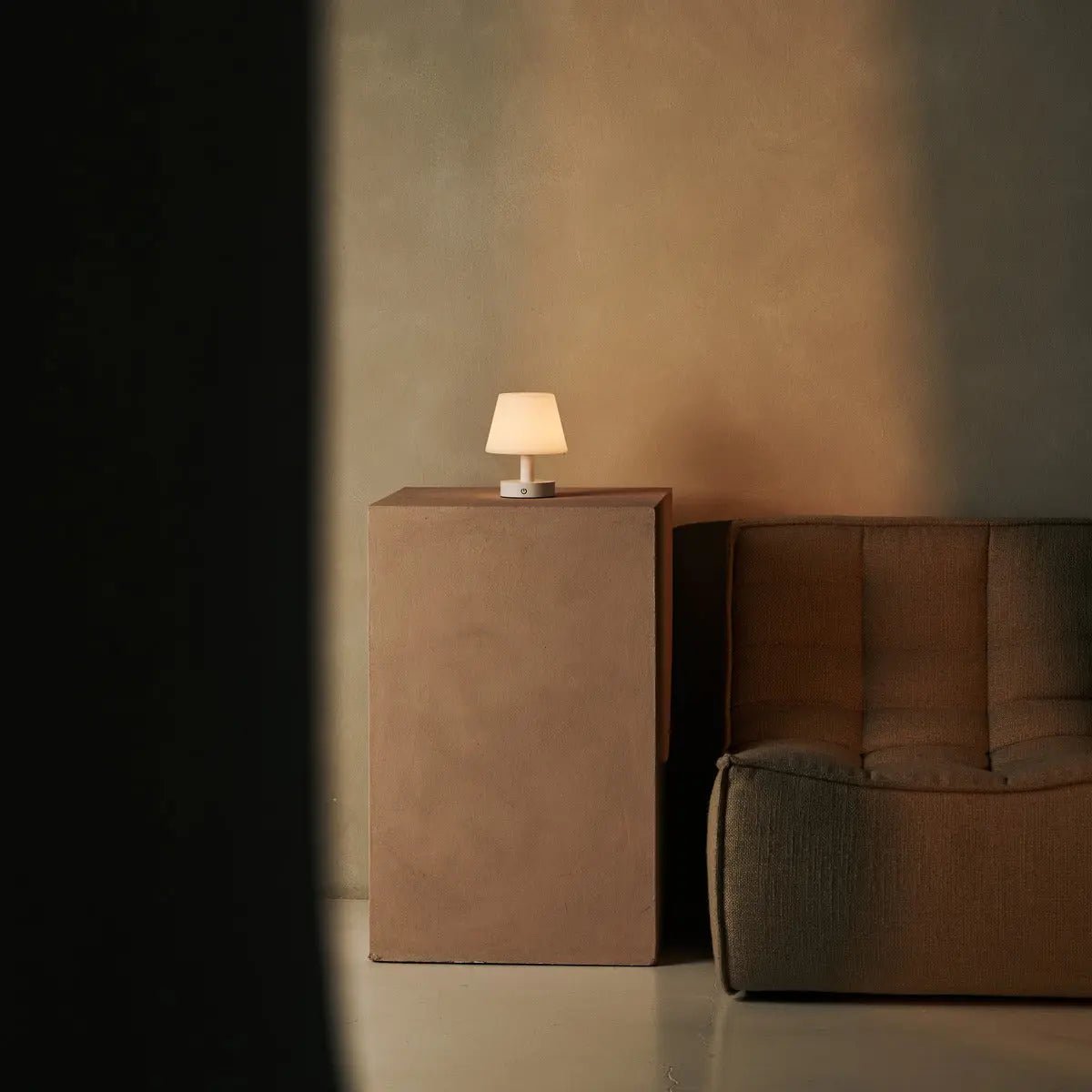 Teddy White Wooden Rechargeable Table Lamp – Dimmable, USB-C, 100-Hour Battery