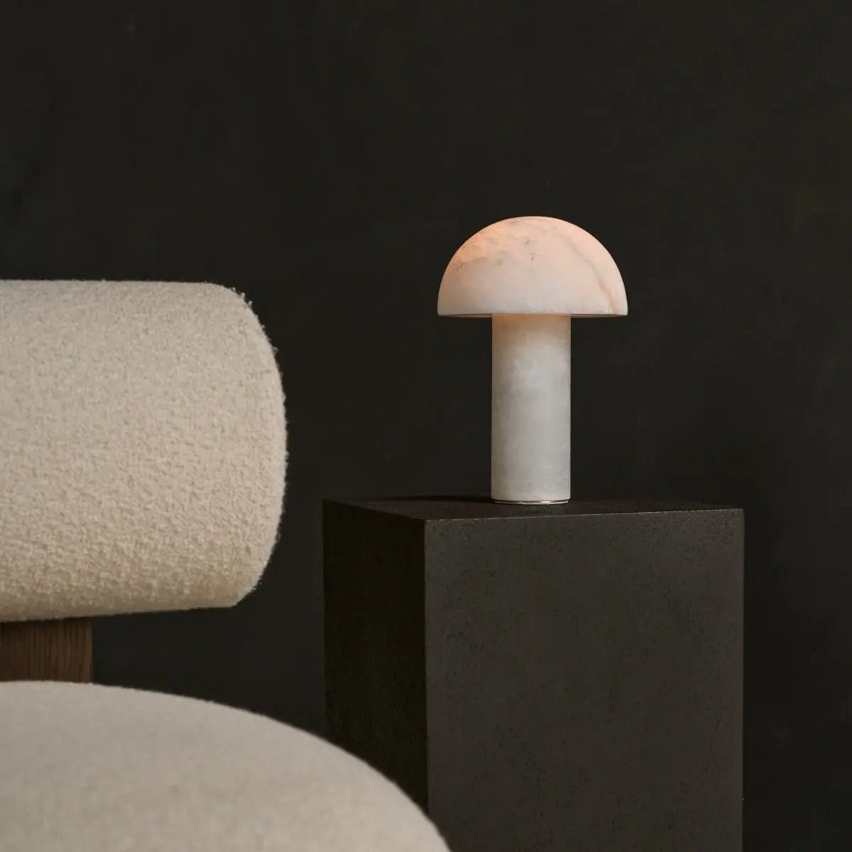 Francesco Stylish Alabaster Lamp – Handcrafted Luxury Lighting