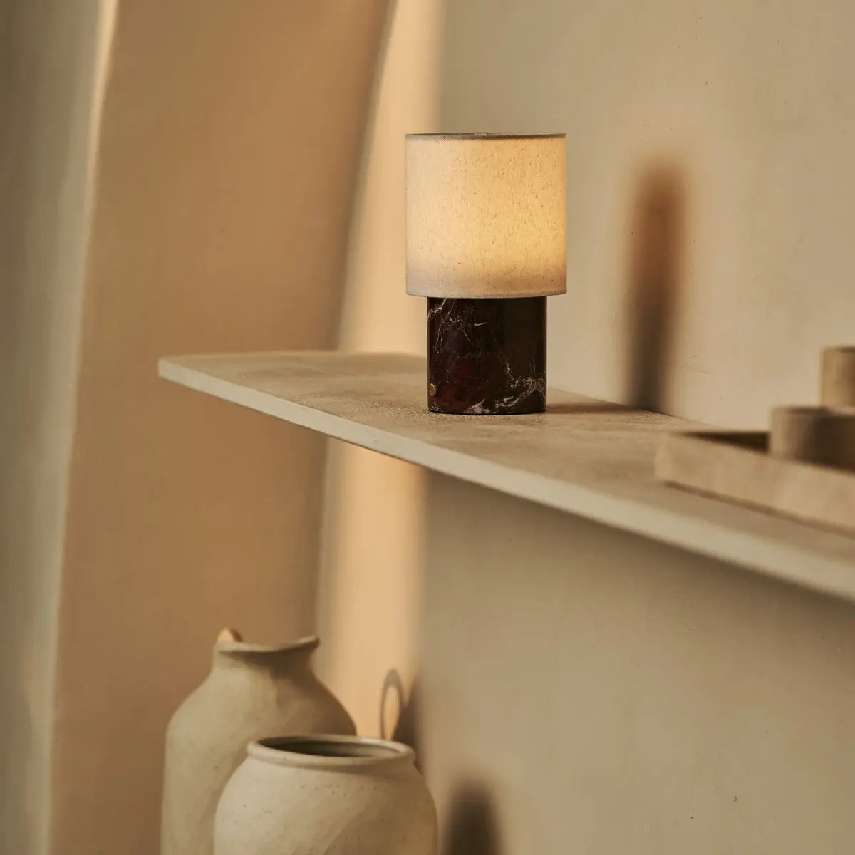 Dou Red / Rosso Levanto – Marble Rechargeable Table Lamp – Cordless, 3 Light Modes & With Linen Interchangeable Lampshade