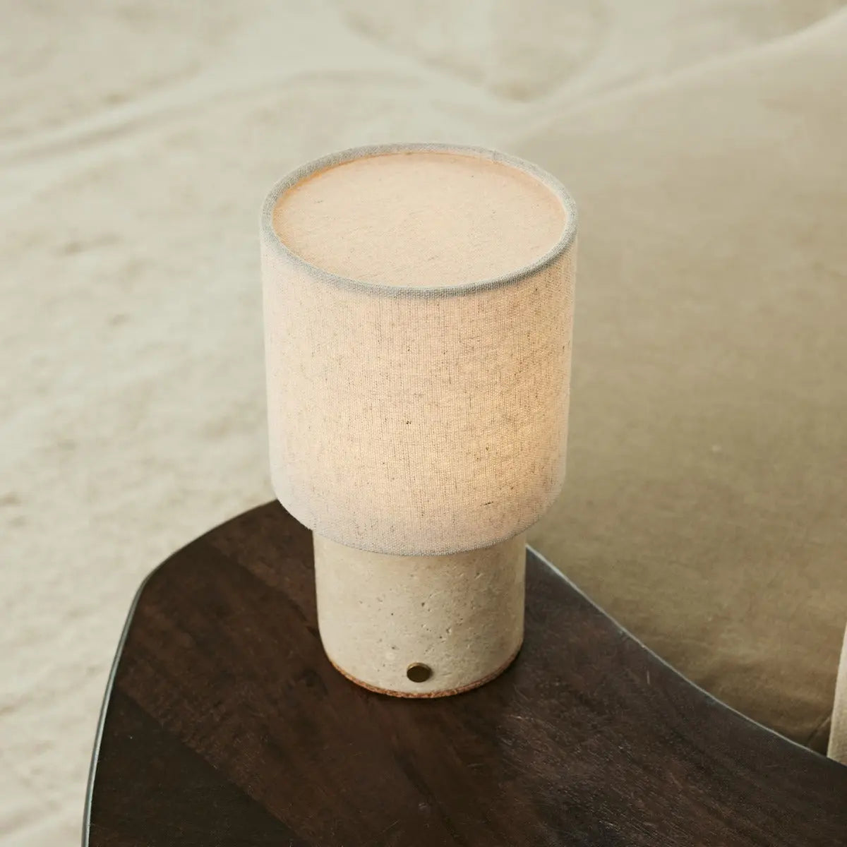 Dou Beige / Travertino Classico – Travertine Rechargeable Table Lamp – Cordless, 3 Light Modes & With Linen Interchangeable Lampshade
