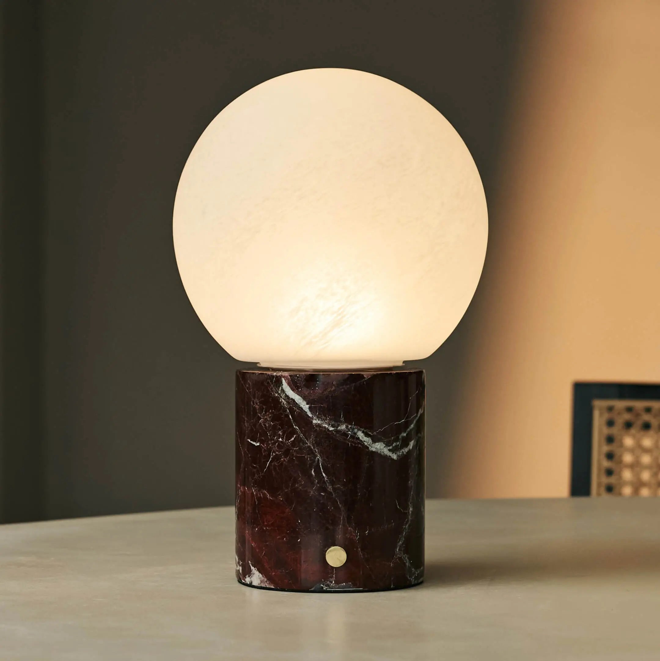 Metsu Red / Rosso Levanto – Classic Marble Rechargeable Table Lamp with 3 Light Colors & Dimming Function