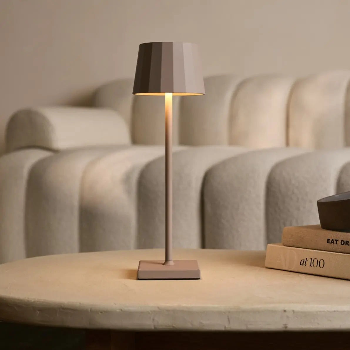Wouter Koala Brown Rechargeable Table Lamp – Wireless Charging, Dimmable, 120-Hour Battery Life
