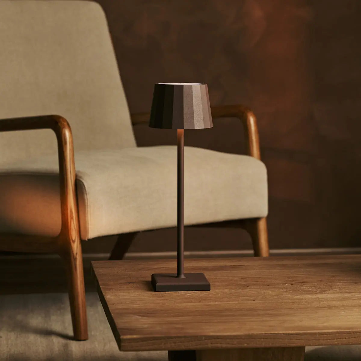 Wouter Mocha Brown Rechargeable Table Lamp – Wireless Charging, Dimmable, 120-Hour Battery Life